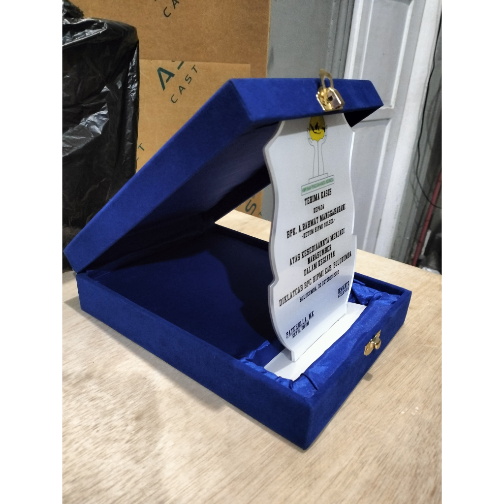 PLAKAT AKRILIK CUSTOM + BOX PLAKAT
