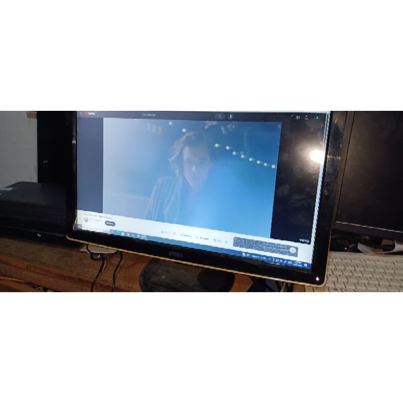monitor komputer dell 22 port HDMI dan vga