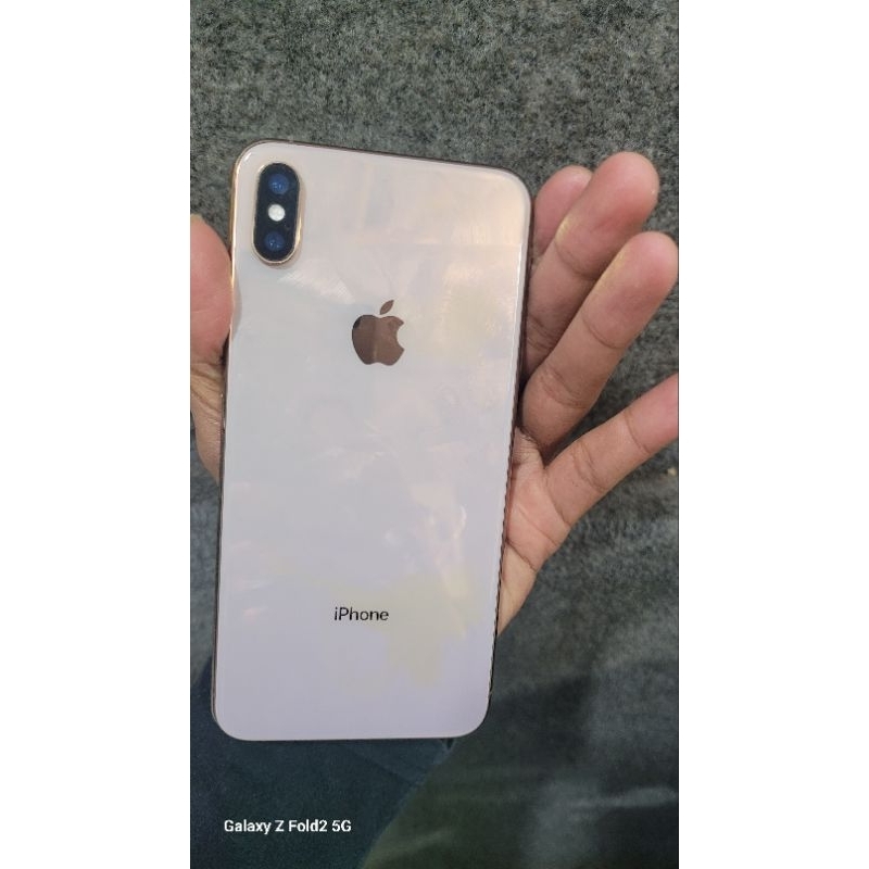 iphone xs max. matot