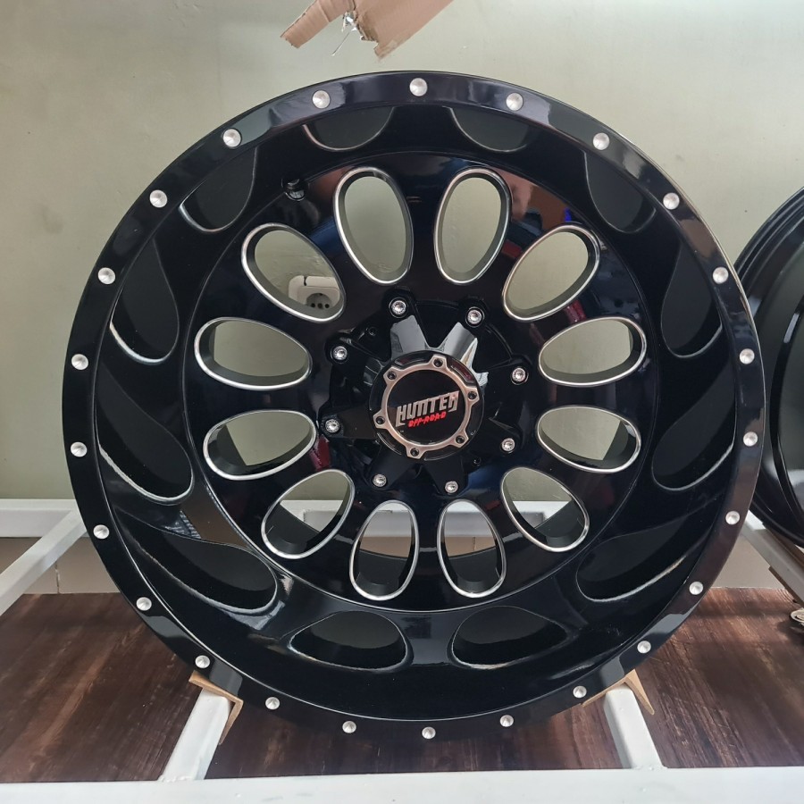 Velg R20x12 6x139.7 Et -44 merk Hunter celong