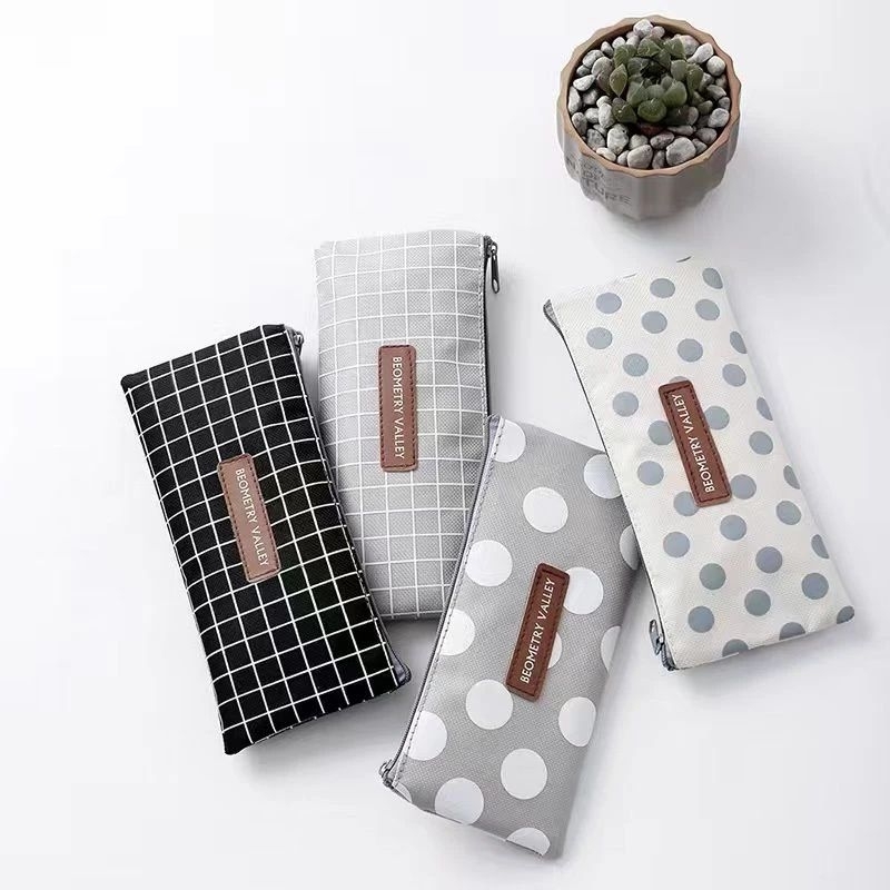 

Tempat Pensil Motif Polkadot Dan Kotak / Tempat Pensil Murah