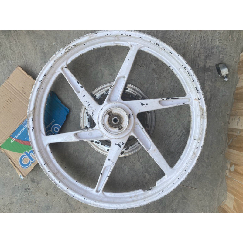 velg depan zuzuki satria 2tak
