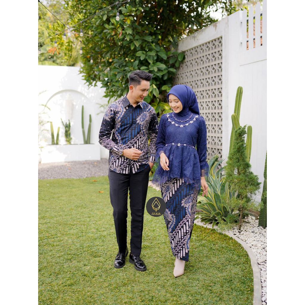 Kebaya Batik Couple Modern Selvia Navy Kebaya Wisuda dan Kebaya Lamaran | Pusaka Batik Pekalongan