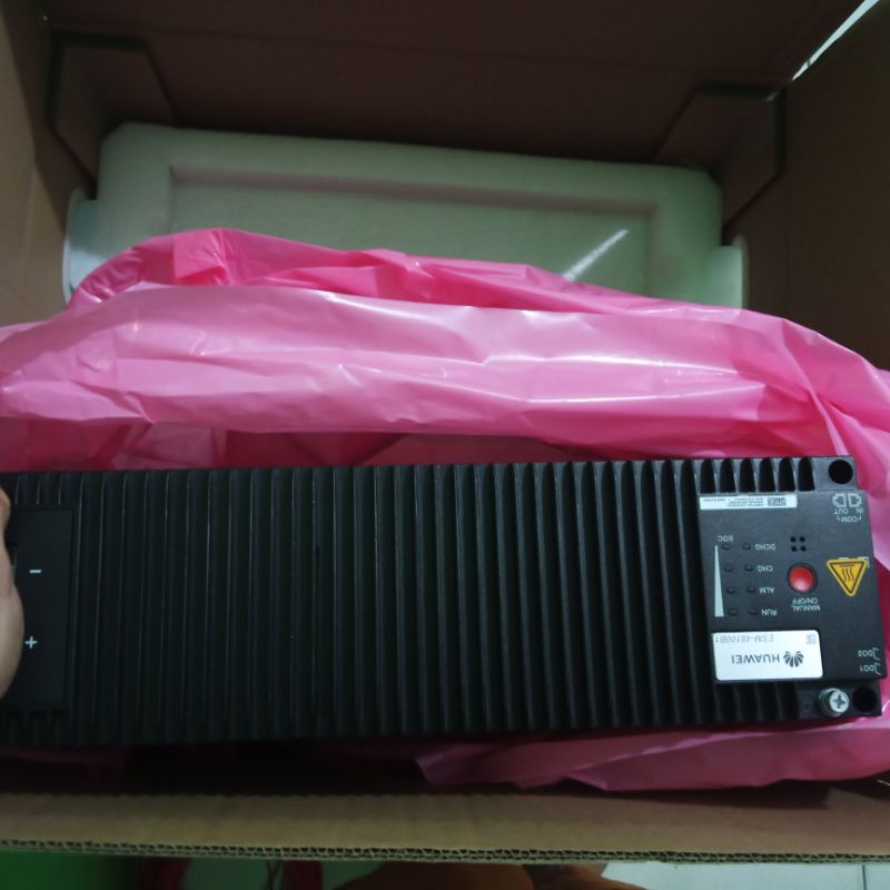 Battery lifepo4 48v 100ah Merk Huawei Tipe ESM48100B1 Baru/new produksi 2023 bulan 08