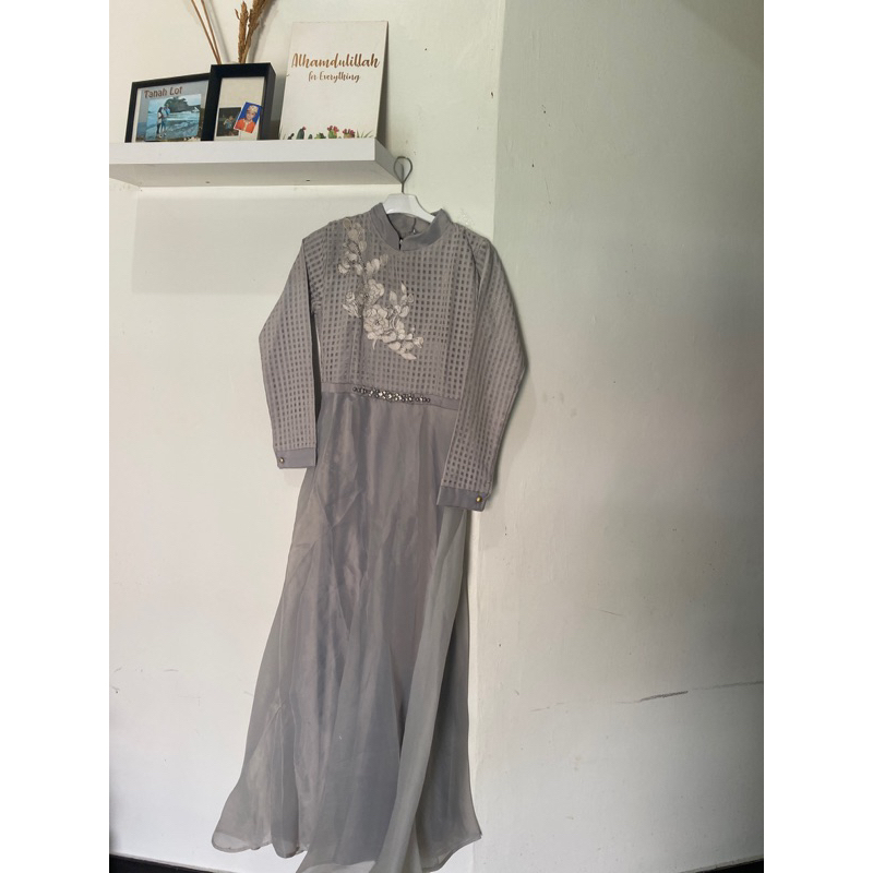 dress organza pesta preloved Js boutique