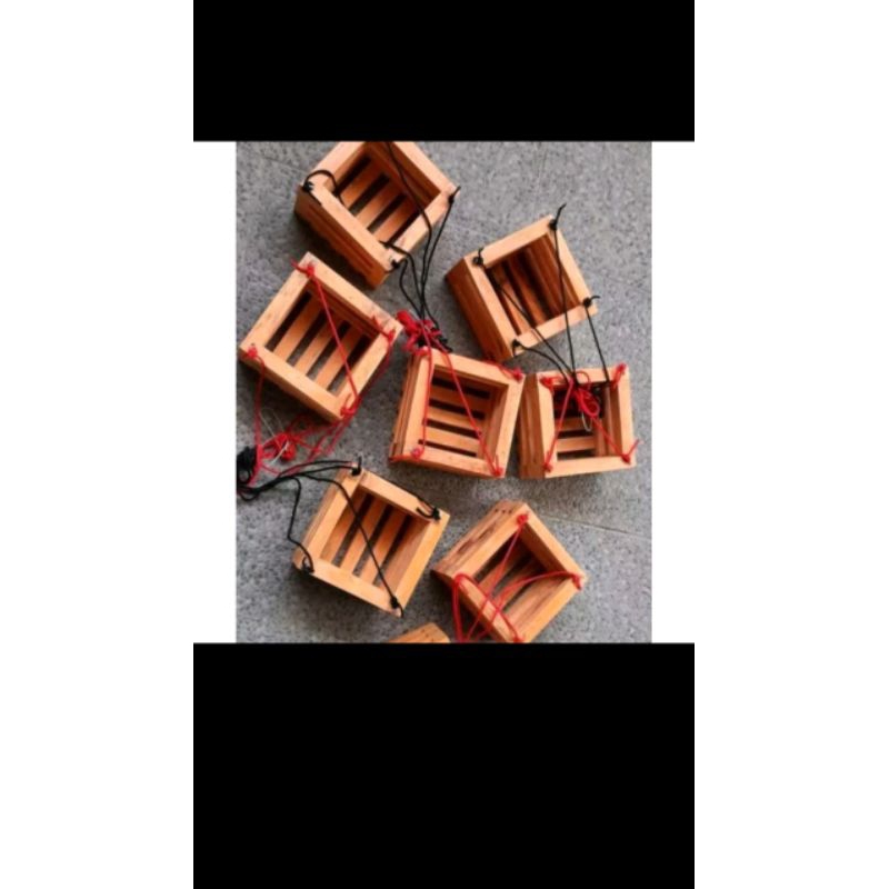 pot gantung kayu