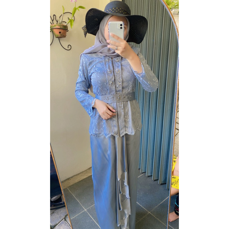 SEWA Kebaya Set Kutubaru Modern Grey Payet