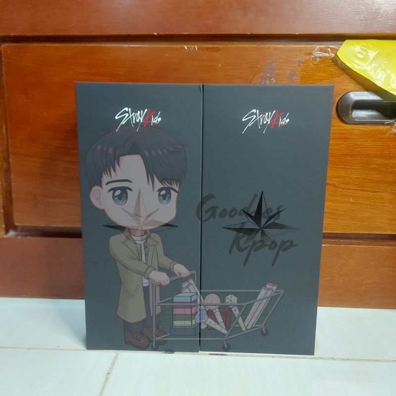 [READY STOCK] OFFICIAL LIGHTSTICK STRAY KIDS VER 2 Bundling Album 5 Star