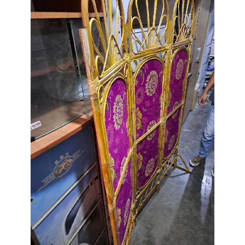 sekat dinding 3 pintu