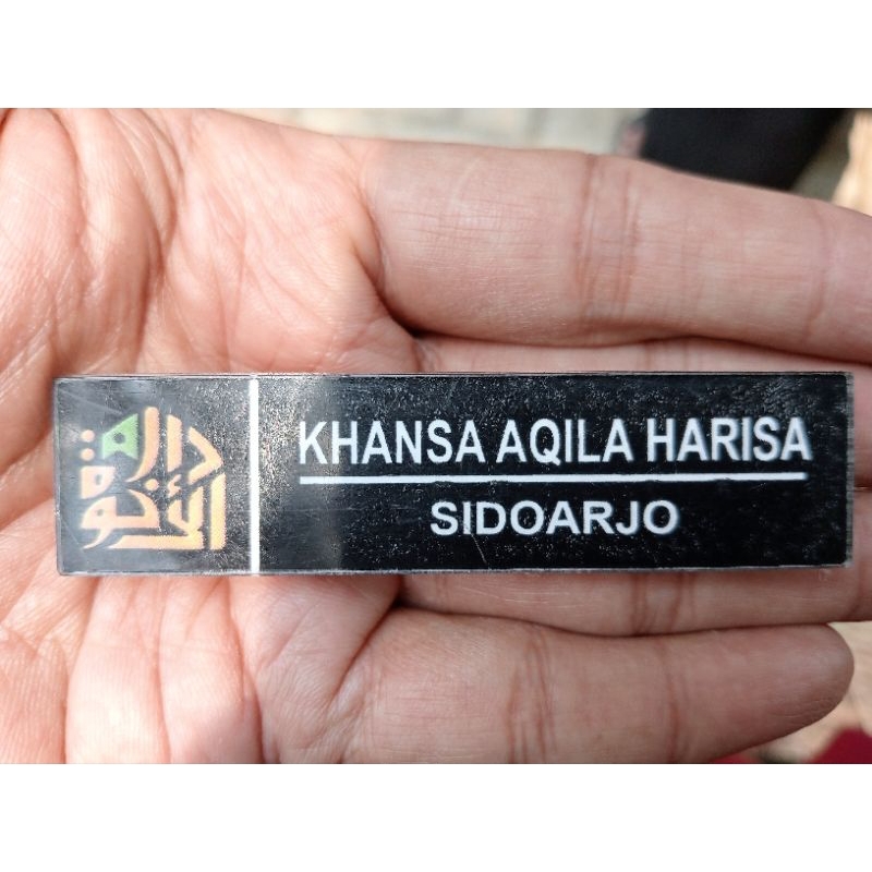 

Name tag akrilik nama dada