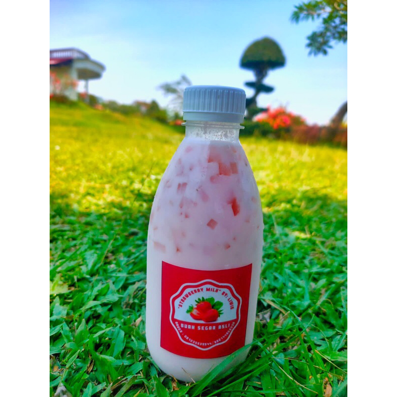 

strawberry milk/minuman kekinian/ segar/ botol cantik 350ml/ botol plastik 350ml/ botol pir/ nutrijel/ susu diamond