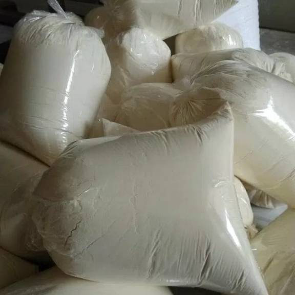 

Super Promo Tepung terigu lencana merah bogasari KEMASAN 1 KG Murah