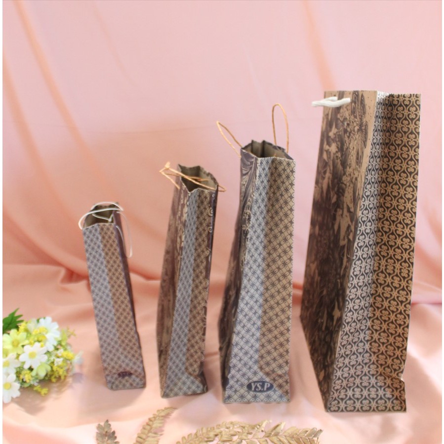 

Tas Kado Paper Bag Batik Untuk Tas Souvenir, Snack, Ulang Tahun, Arisan Barang Langsung Kirim