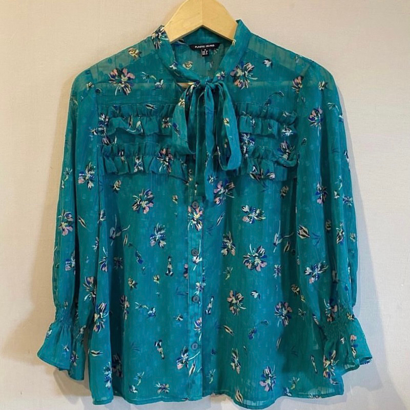 Plastic Island • (THRIFT) floral blouse - atasan bunga - kemeja wanita