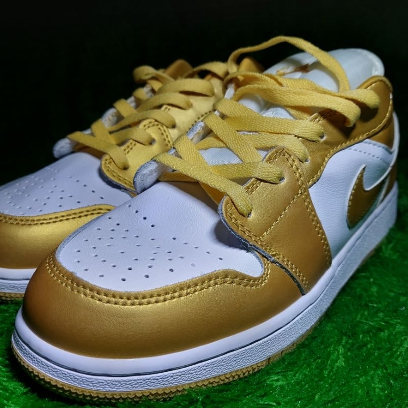 Jordan 1 Low White Pollen