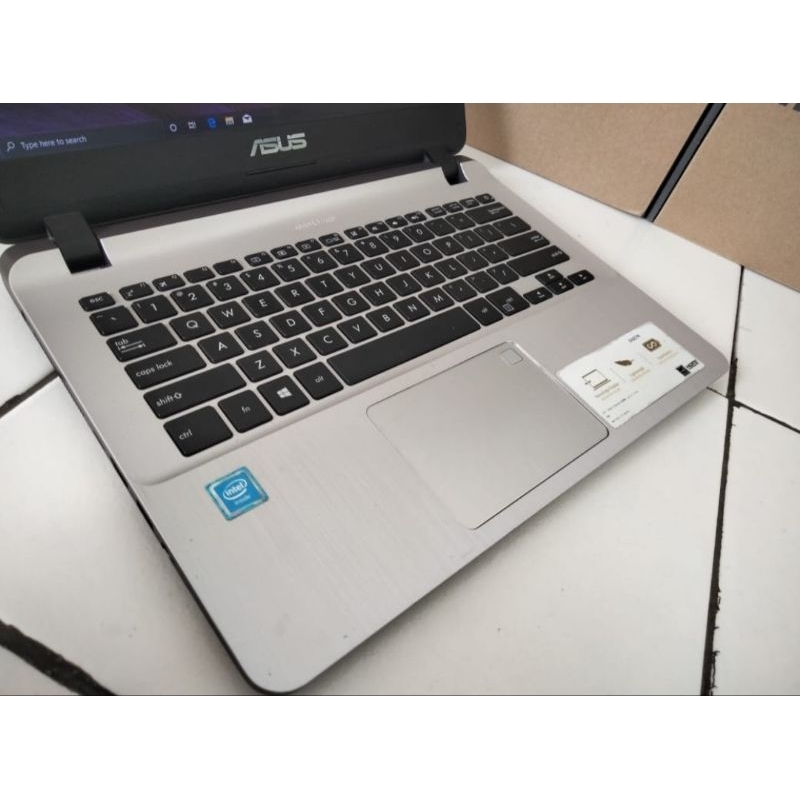 Laptop Asus A407M