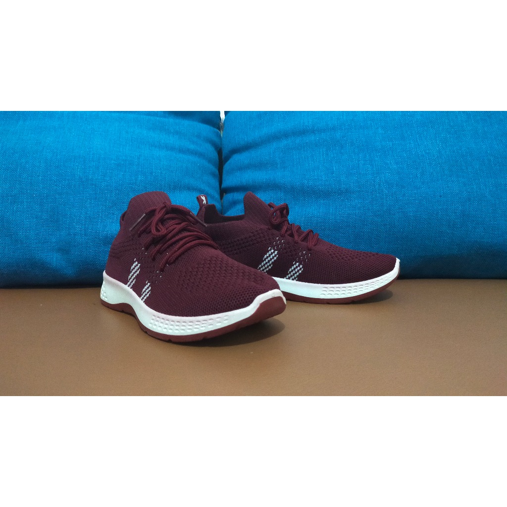 Sepatu Olahraga Sepatu Kets Sepatu Lari Sneakers Wanita Warna Merah Maroon Putih - Size 36