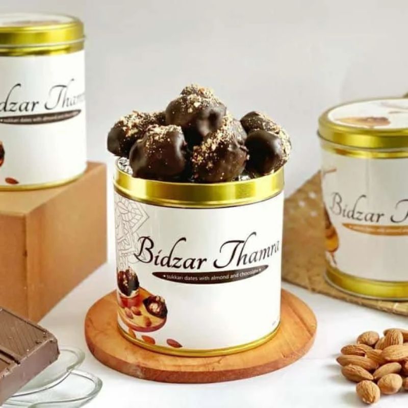 

Bidzar Thamra Sukari Dates and Almonds Premium King Quality