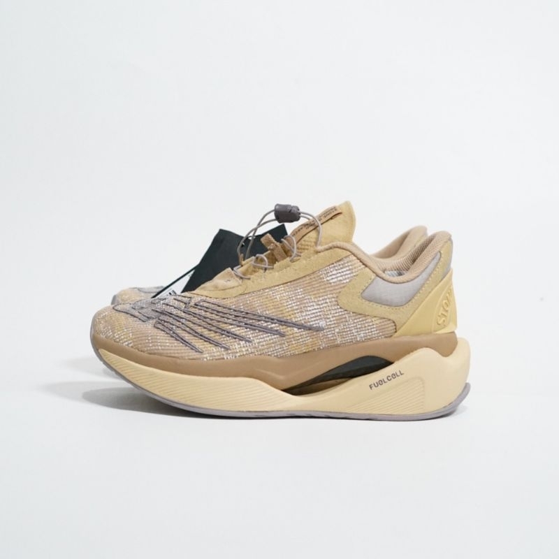 Sepatu NB Stone Island Tokyo Design Studio Fuelcell