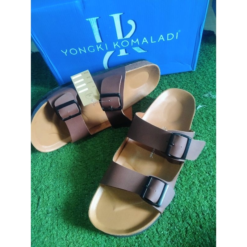 sandal slop pria Yongki Komaladi