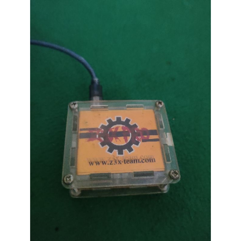 z3x box gold pro  buat All Samsung sudah full aktifasi normal bonus akrilik box