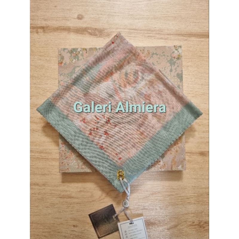 Buttonscarves Jubilation Morning Mist