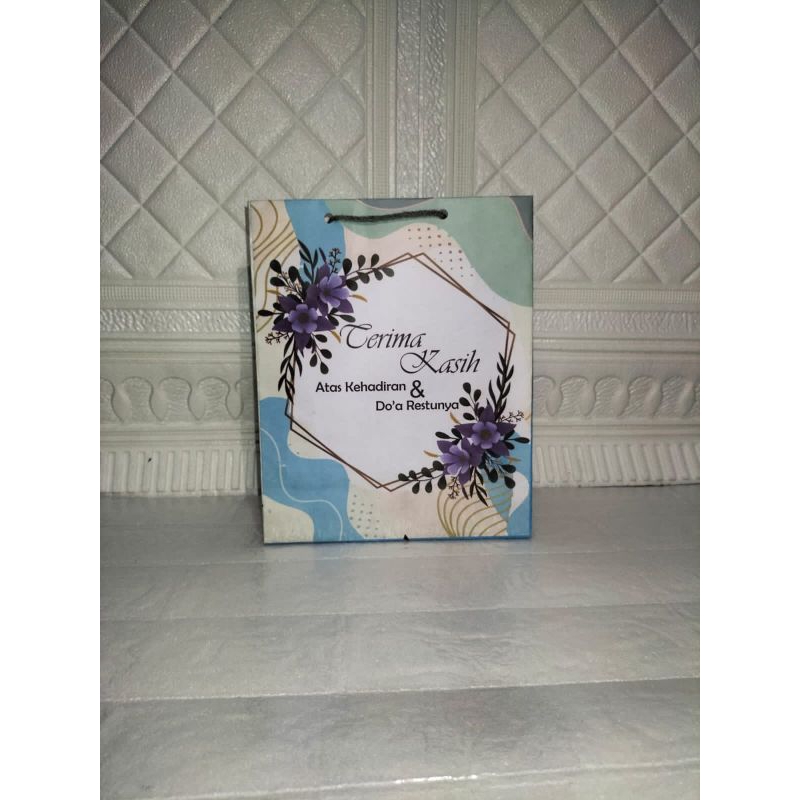 

Paper bag Full colour bahan tebal ukuran besar 20×25