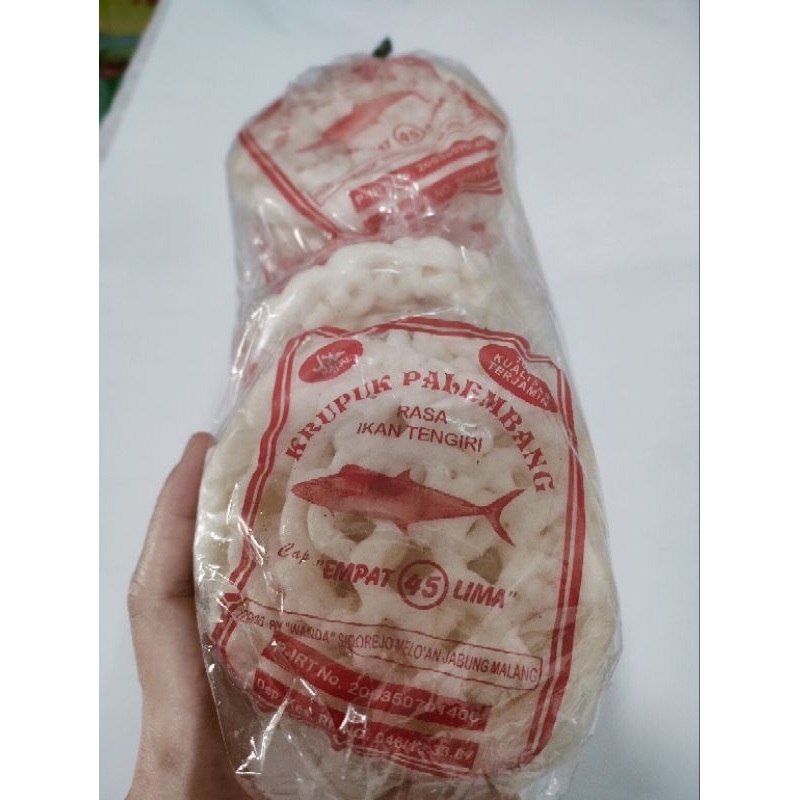 

Krupuk Palembang rasa ikan tengiri