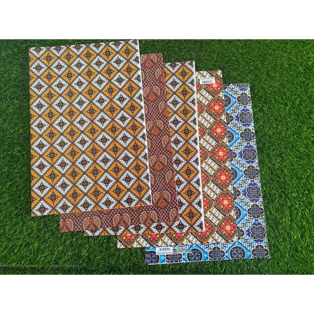 

KERTAS KADO KIKY BATIK 1 RIM (ISI 50 PCS)