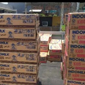 

susu kotak indomilk kids 1dus/karton rasa setroberi dan cokelat isi 40pcs