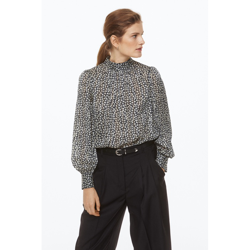 HNM WIDE BLOUSE FLOWER BROKEN WHITE