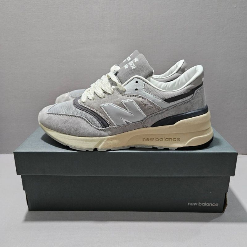 SEPATU NB 997R SHADOW GREY