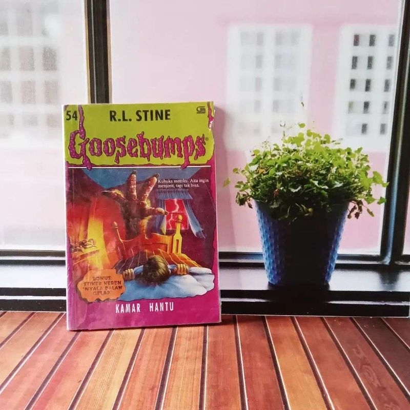 BUKU GOOSEBUMPS KAMAR HANTU