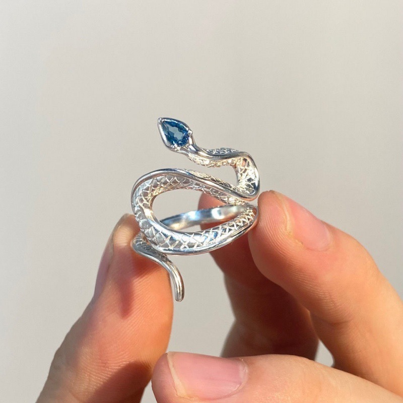 Cincin Ular Kepala Biru / Aksesoris Fashion Jewelry Cincin Wanita Ular Melingkar Silver Mata Biru Ga
