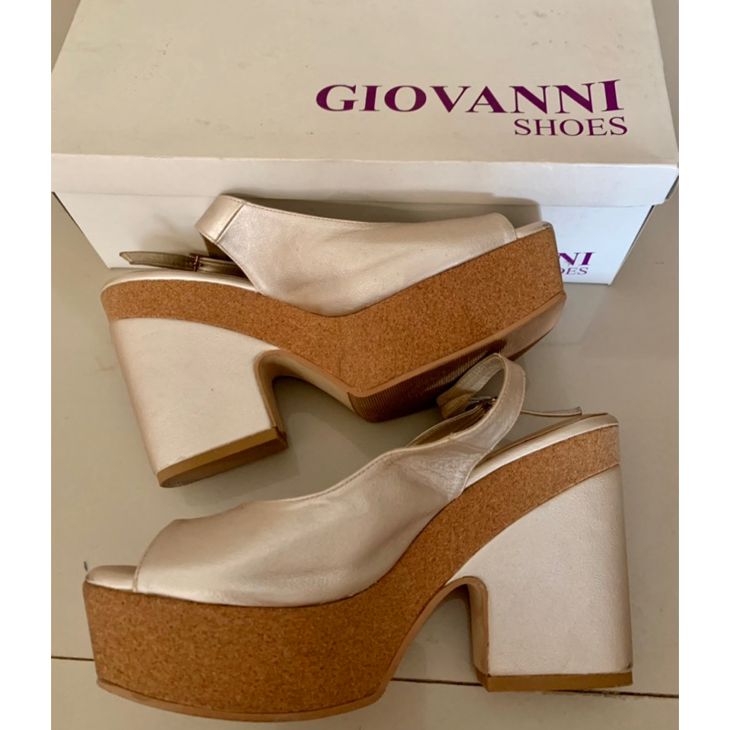 Sepatu kulit XML Giovanni shoes hak tinggi cream gold good quality nyaman di pakai