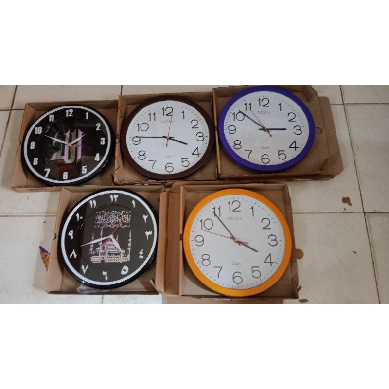 Jam dinding Ogana 8989