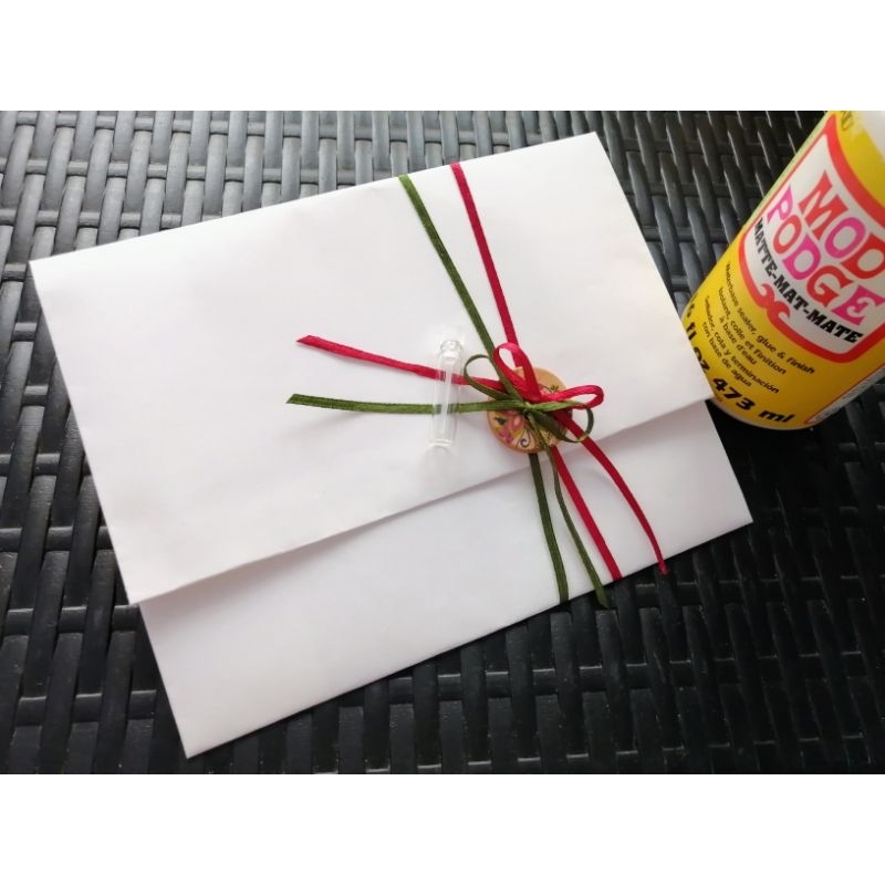 

Amplop cantik & 1 mL lem Mod Podge