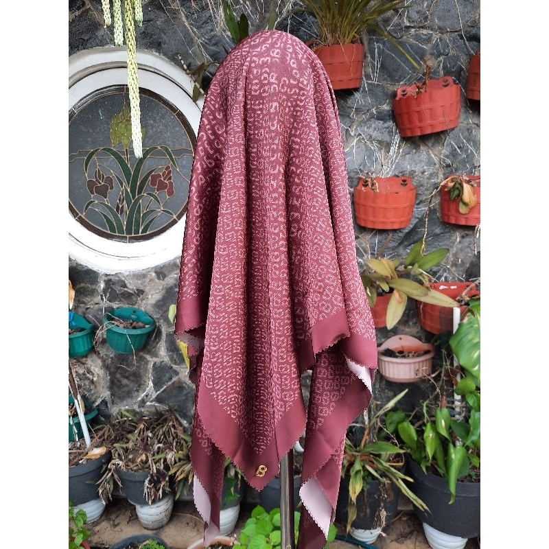 Tapis Satin Spice Apple Buttonscarves Preloved