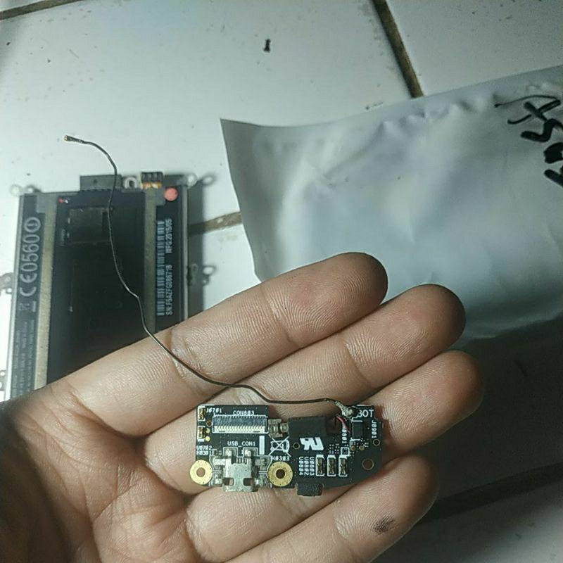 board cas bekas Asus z008D