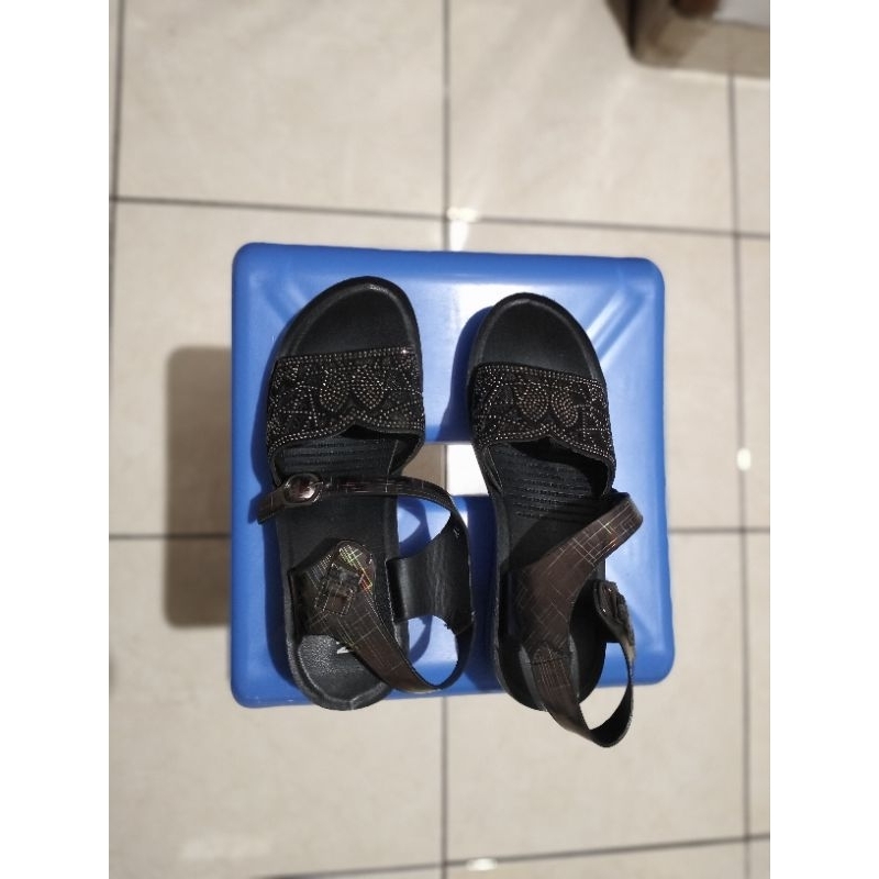 sepatu tali belakang