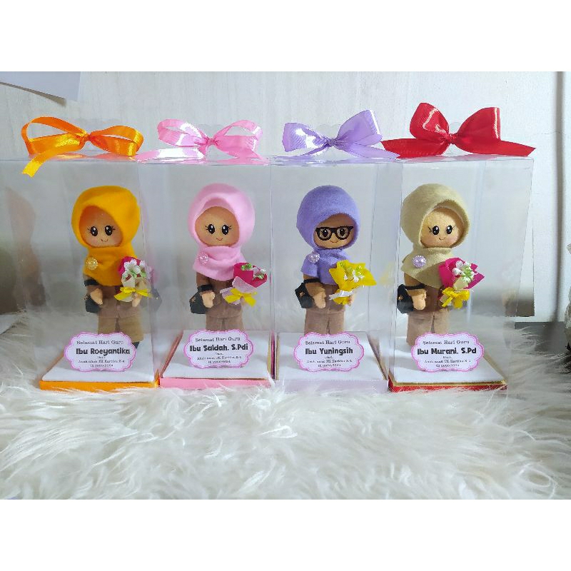 

KADO GURU | BONEKA GURU