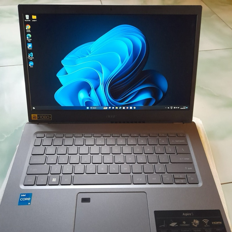 [PRELOVED] Acer Aspire 5 slim like new