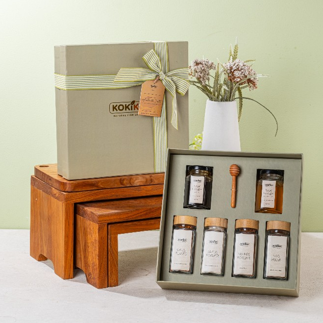 

HAMPERS PARCEL BUMBU MADU KOKIKO ISI 6 - Sous Chef