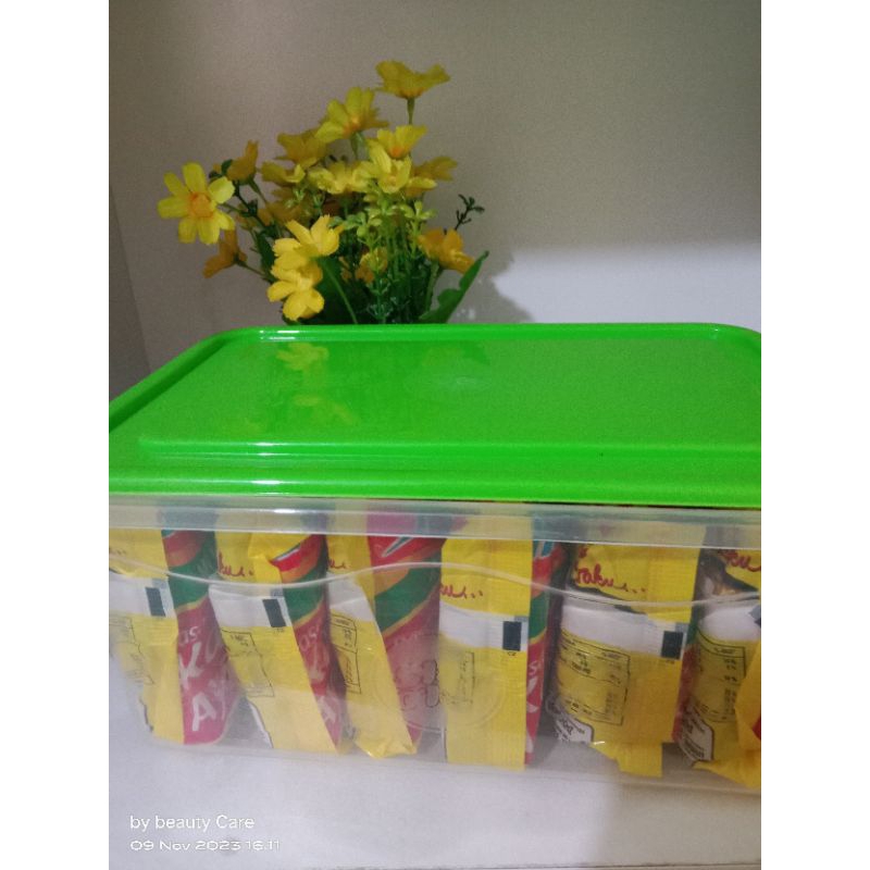 

Indomie Kari Ayam Free container box isi 6pcs