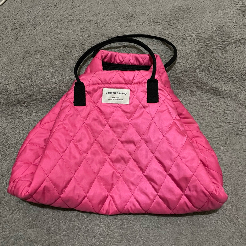 PRELOVED Limited Studio Gemini Puffy Bag Fuchsia