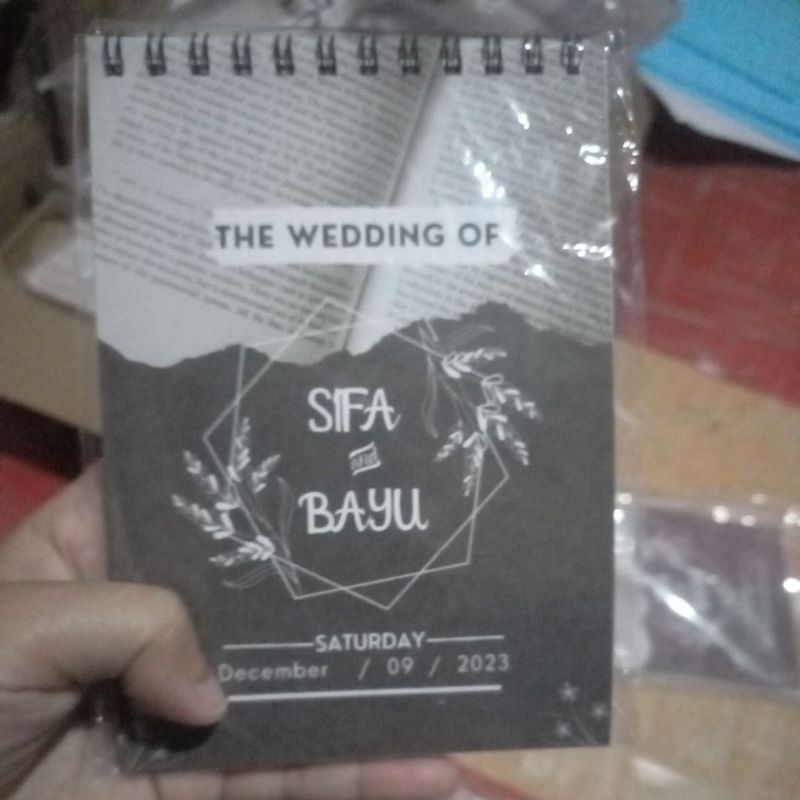 

Souvenir Notebook Free design