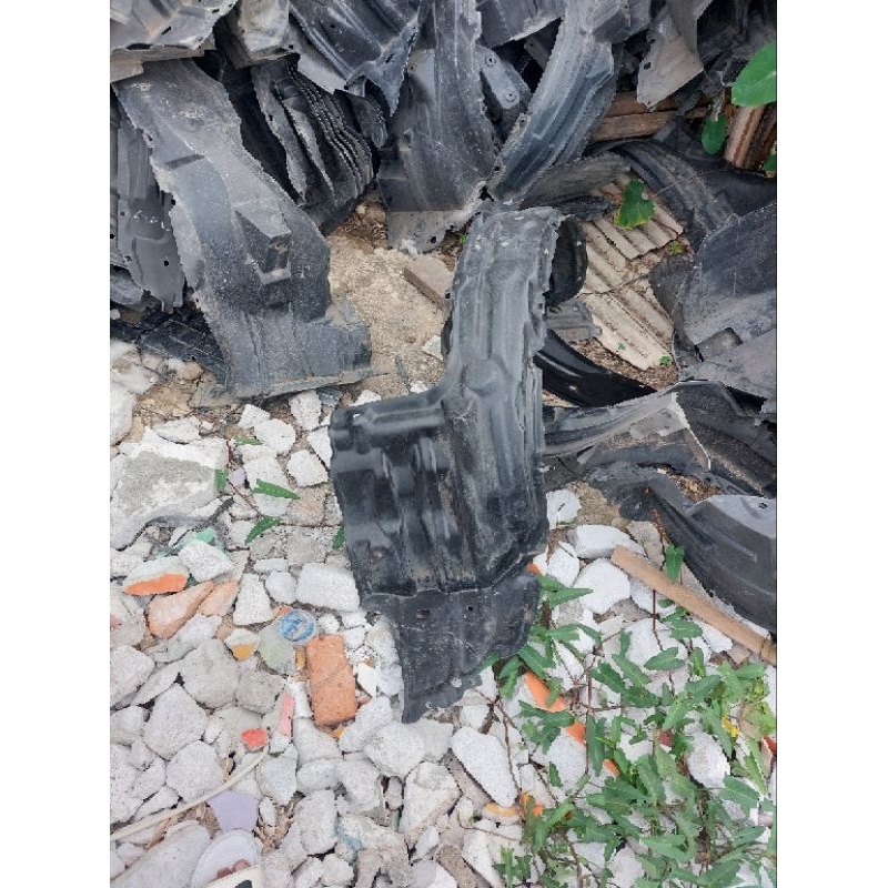 Liner fender Innova 2010-2015 Kiri