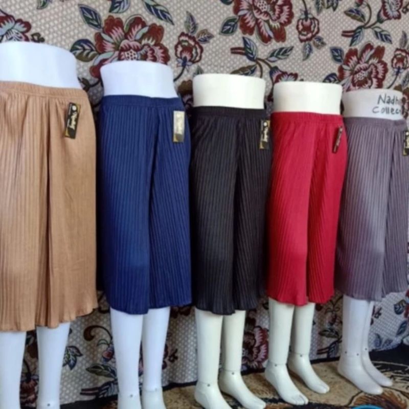 Celana pendek plisket wanita || celana pendek selutut model plisket