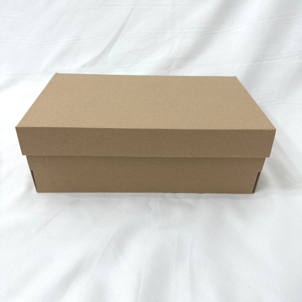 

Box Sepatu/Kardus Sepatu Lebih Aman Sampai Tujuan