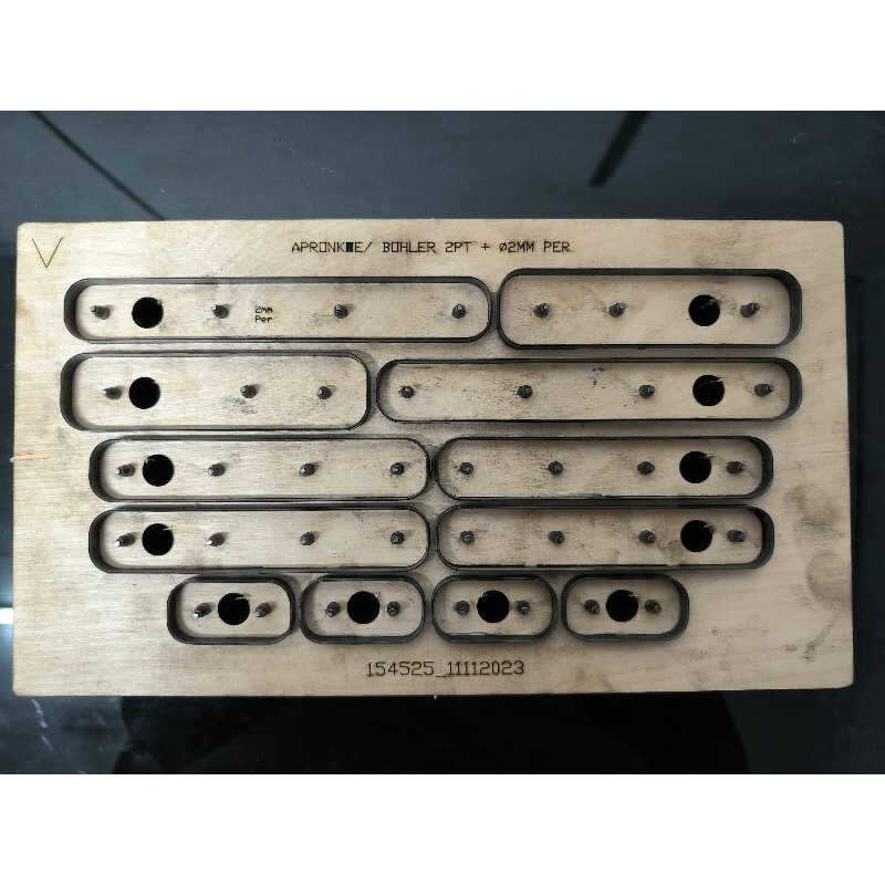 

PISAU POND CUSTOM - CUSTOM DIECUT - PISAU POND LASER